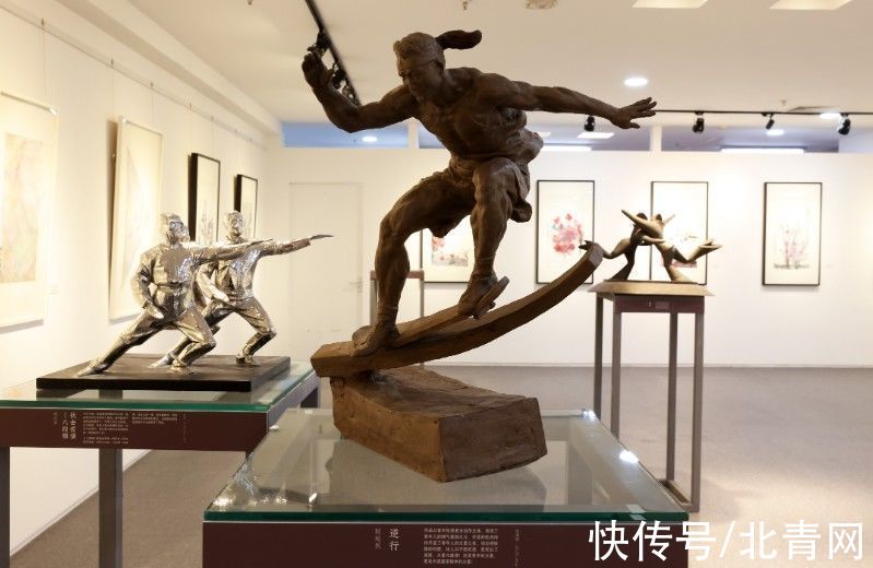 奥林匹克#一花一世界——青年画家吴霜绘画作品巡展暨青年雕塑家作品展开幕