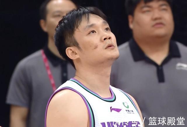 长春|山东正式放弃2将出征长春,1细节证明宫鲁鸣对于丁彦雨航的青睐!