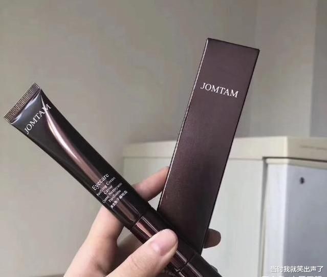 黑眼圈|建议女人,涂眼霜时要注意这3点“误区”,否则眼霜再贵也没效果