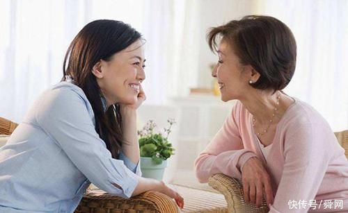 孩子|6岁女儿忽然问:“奶奶为什么不到桌上吃饭”，妈妈的回答让老人泪目