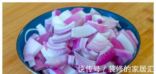 吃法|晚餐不知道吃什么？试试这个独特的吃法，有菜有肉有饼，简单省事