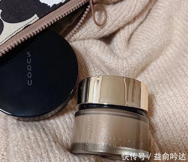 细闪|今天美容编辑教大家：如何用穿搭的思路学化妆