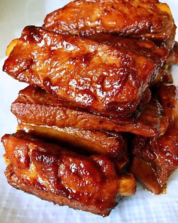 土豆烧茄子，红烧排骨，干煸肘子，剁椒鱼头的做法