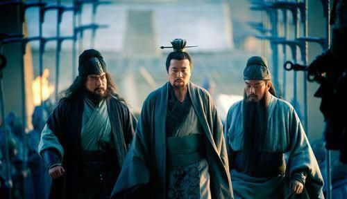 原因|典韦和许褚都是一流悍将,为何双战吕布却占不到便宜?原因很简单