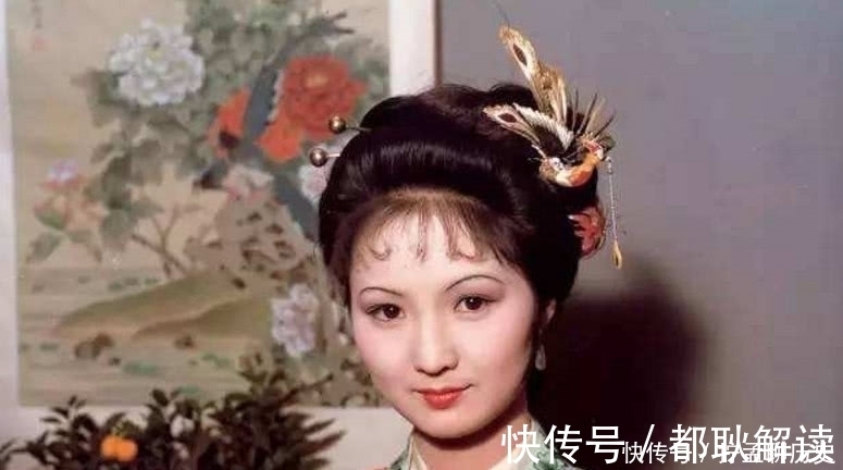 贾琏&红楼梦中,平儿温柔懂事,却痛骂了这个人,纵观整件事,确实该骂