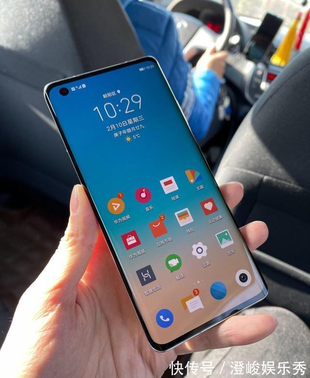 华为p40|买华为Mate40还是选P40Pro？行内人的回答说到心坎了