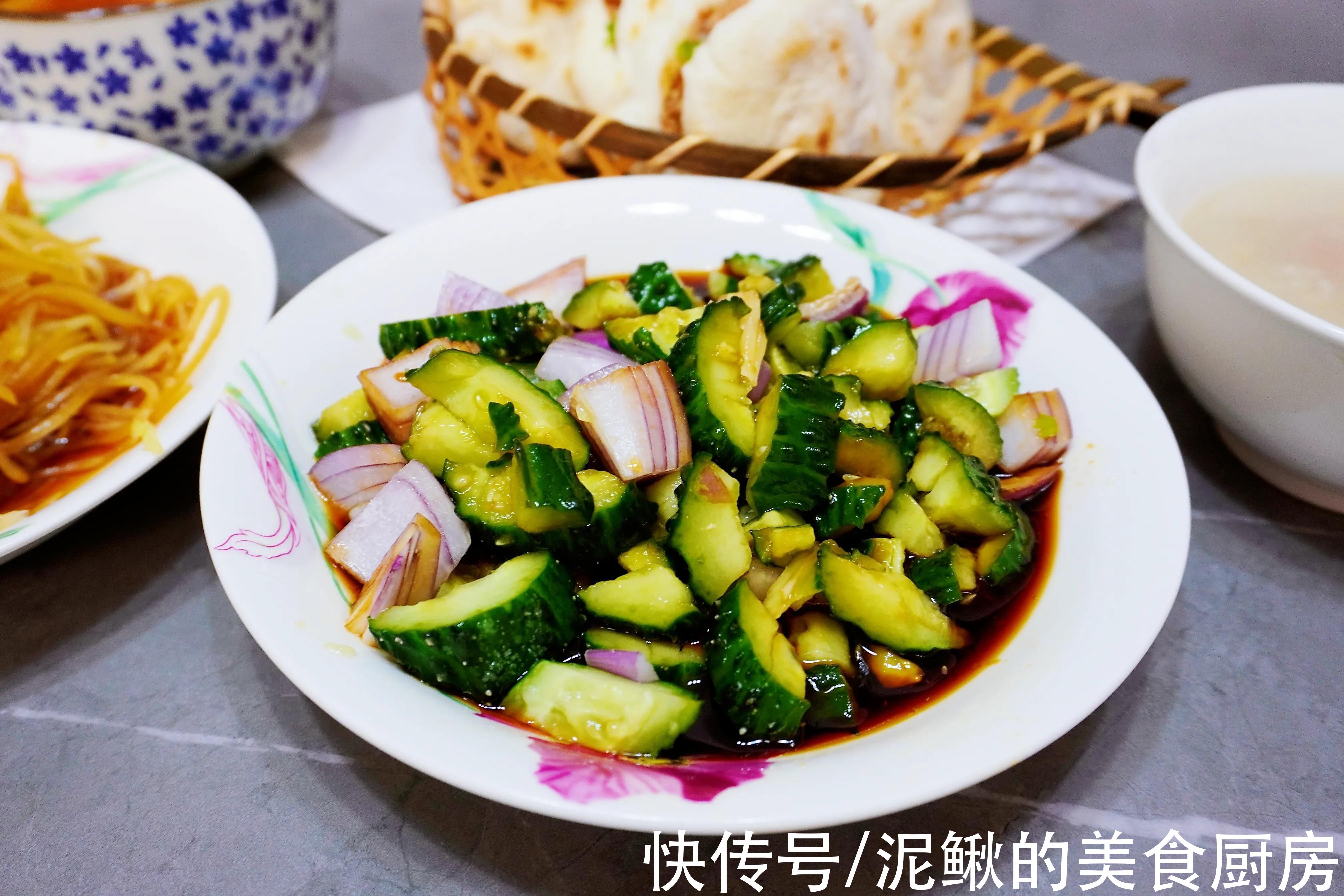 晒晒我家的冬天早餐,营养均衡,热热乎乎一大桌,大人孩子吃得香