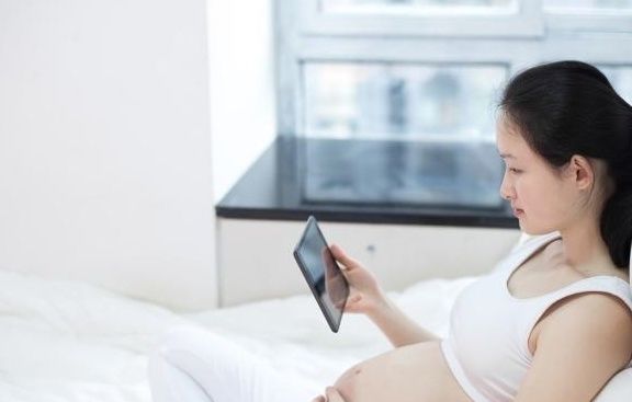 宝妈|孕期肚子“一跳一跳”是怎么回事？或许好多宝妈误认为是胎动