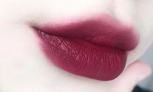 芭比粉 相亲时女生最好别涂这几支口红,强势又霸道,男生一般不会喜欢!