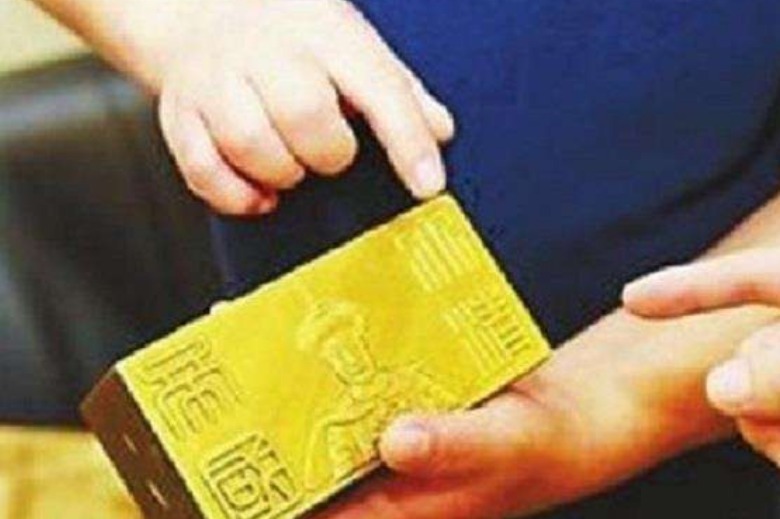 发现|李鸿章墓被挖开,发现两块30斤重的金砖,专家看见后为何连连摇头