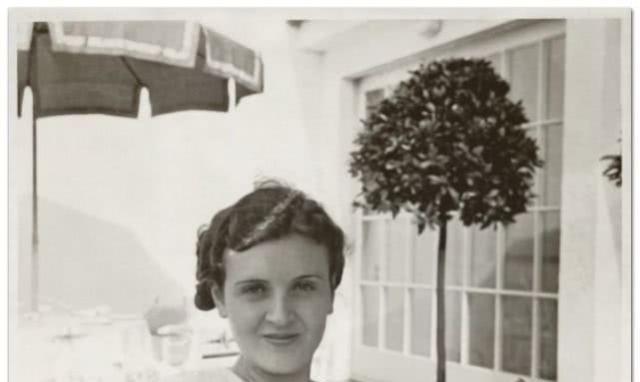 忠于|希特勒的情妇和爱犬最忠于他的一人一狗,为何双双服毒死