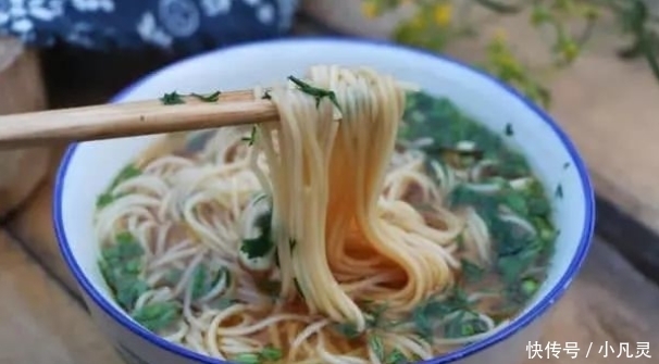  经典美食，阳春面最简单的做法，简单又美味，大人和孩子都爱吃！