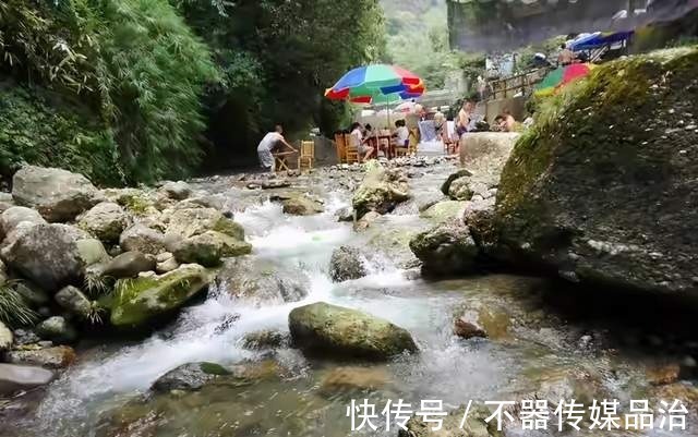 孽龙|「王婆岩」藏在都江堰里的小九寨