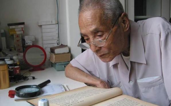 老中医：1个鸡蛋+玉米，2周尿酸降到280，痛风也消失了！