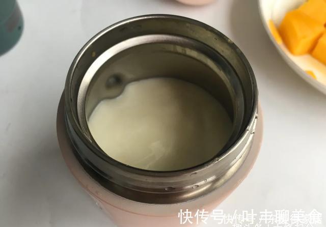 酸奶直接喝太可惜了,简单做成冰淇淋,低脂低糖,减肥人士放心吃