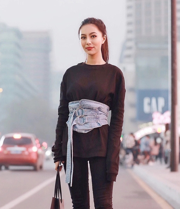 小姐姐|小姐姐一字肩束腰长裙, 显漂亮腰身, 露迷人香肩!