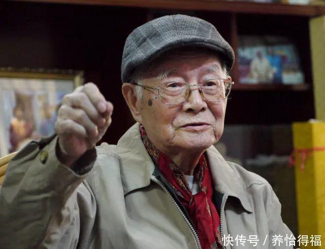 国医大师|泡脚养生，百岁国医大师邓老这个“泡脚方”效果好，既降压又安眠
