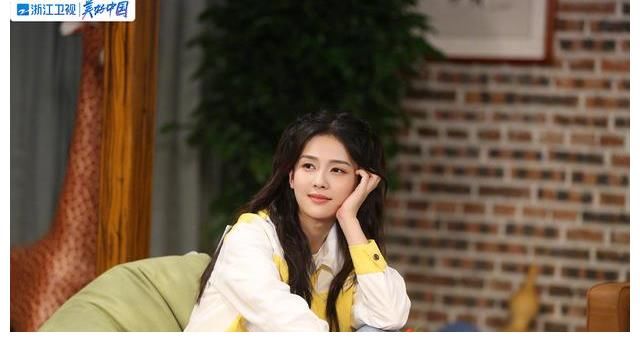 《奔跑吧》李晨連線鄧超貌似對方在錄節(jié)目，兩檔節(jié)目要夢幻聯(lián)動？