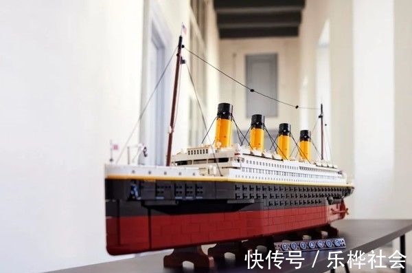 乐高积木|史上最长套装!乐高正式发布10294泰坦尼克号!9090颗粒售价5499元!