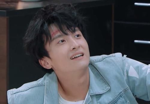  彩旗和晏紫|还在为曹骏意难平？他被淘汰的原因真的和“流量”没什么关系