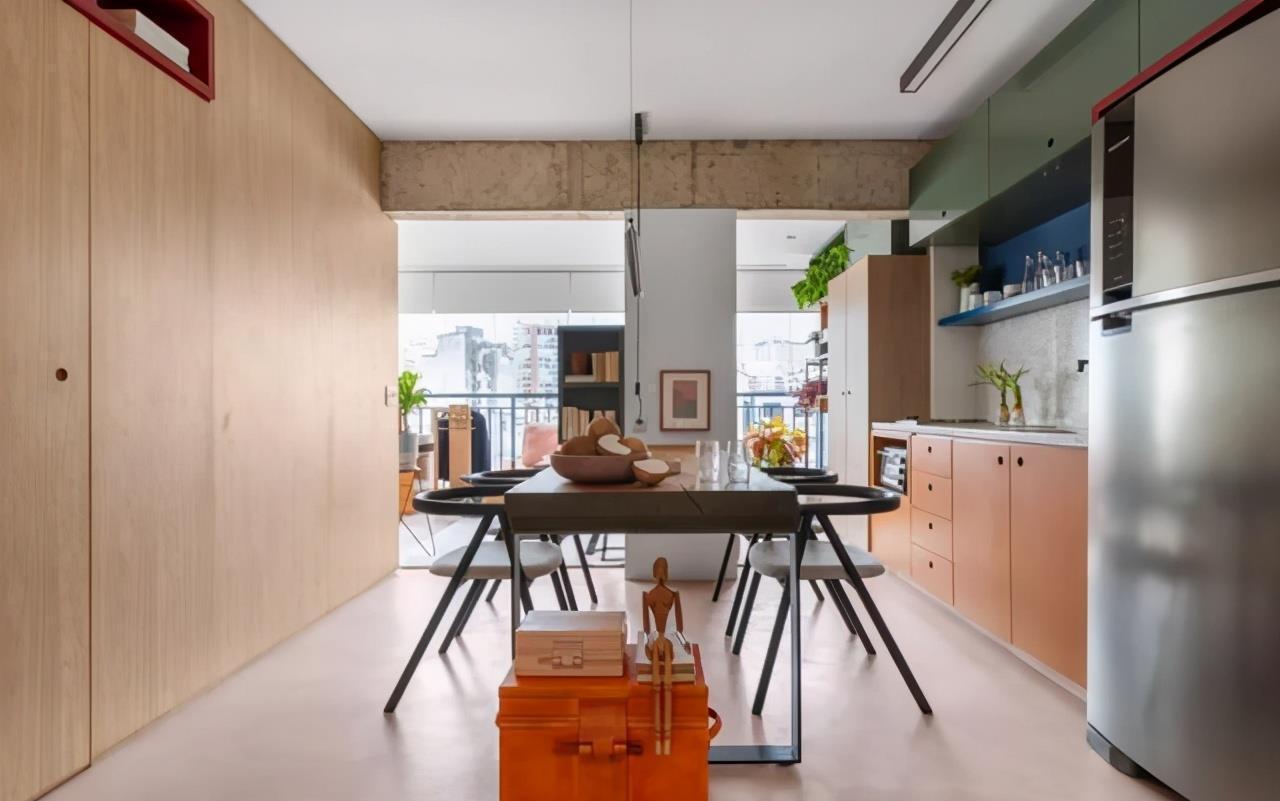 正对面|夫妻的45㎡小家:进门是阅读角,阳光书房超赞,色彩搭配太美了!