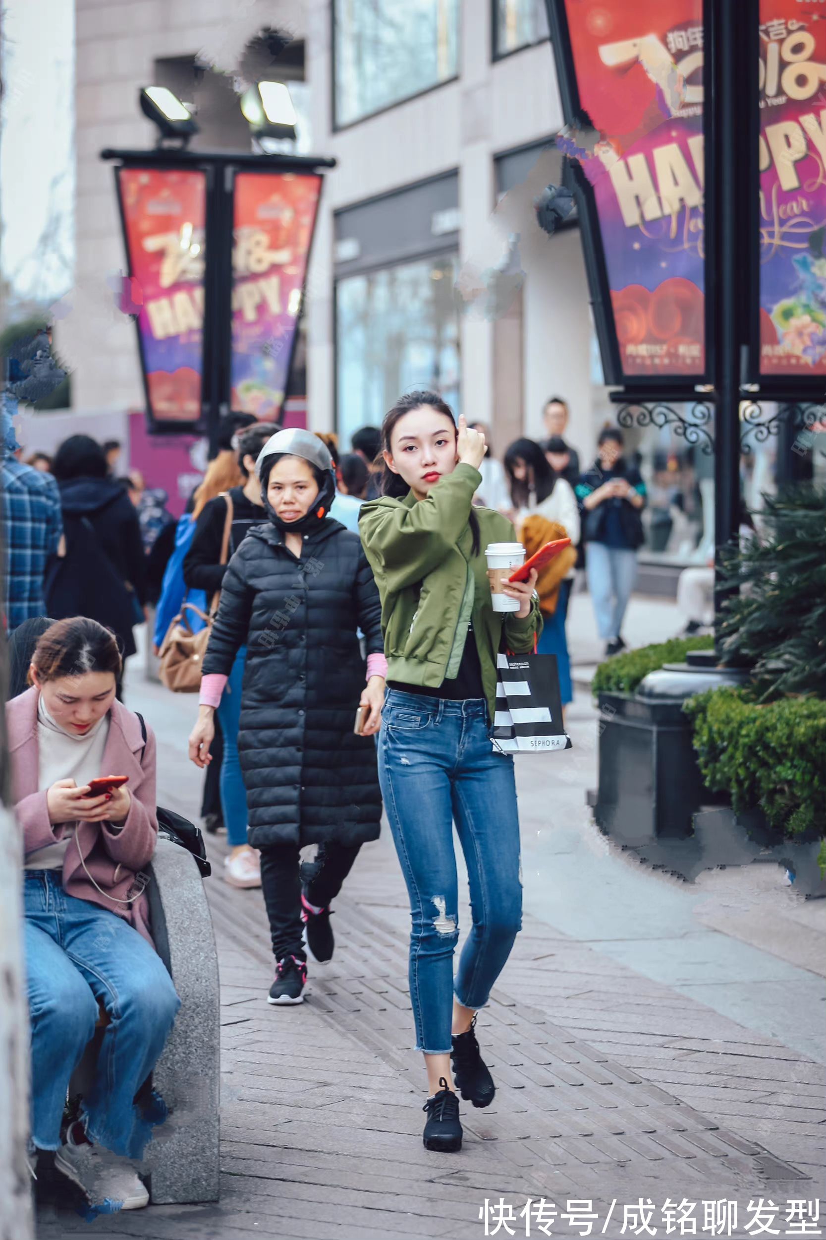 回头|今年春天流行穿“飞行服”！时尚随性又帅气，不掉档次又赚回头率