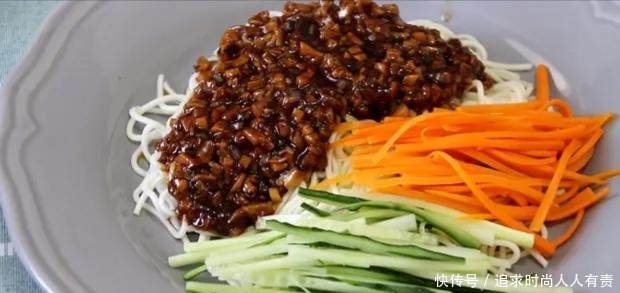 炸酱面怎么做美味呢厨师长教你技巧,做出来酱香浓郁特别好吃