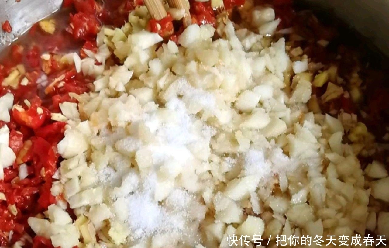 超香剁椒酱是怎么做的,切碎加盐就能做好?没你想的那么简单