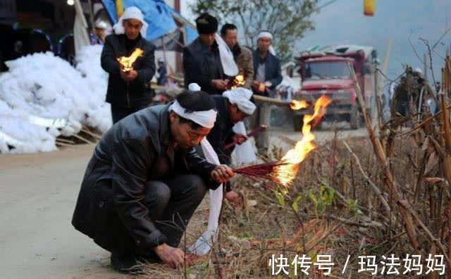 于子@老祖宗忠告“老人招人嫌,死后欠三年”,为啥欠三年?有道理