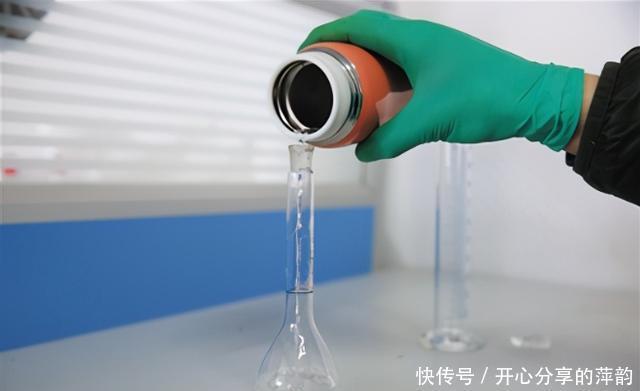 保温杯|“夺命保温杯”被曝光!倒进去是热水倒出来是毒水,很多家长买过