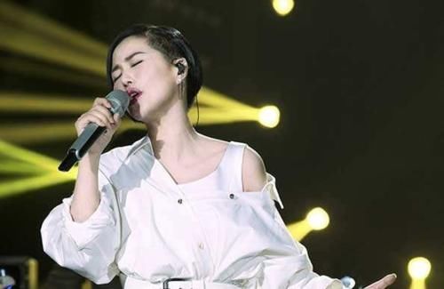 江映蓉|還記得09年的《超級(jí)女聲》嗎?如今亞軍做了導(dǎo)師,冠軍卻在當(dāng)選手