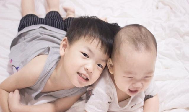 父母|双子户20年后还潇洒吗?三大难题等着你,够父母喝一壶了