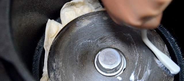 不管电饭煲有多脏,教你一个不外传窍门,1分钟擦得干净如新