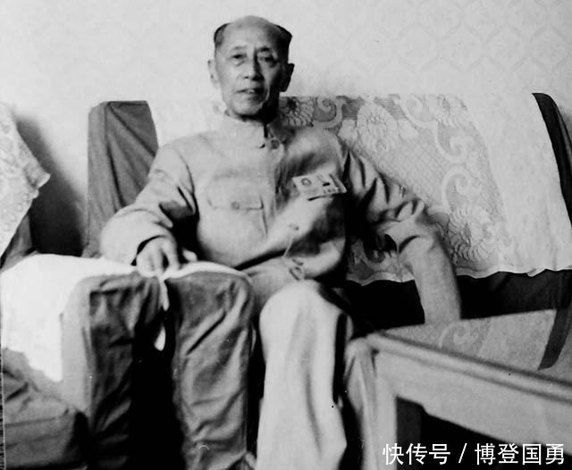 诗歌|他数学考0分,作文写了三句话,却被北大破格录取,成为一代大师