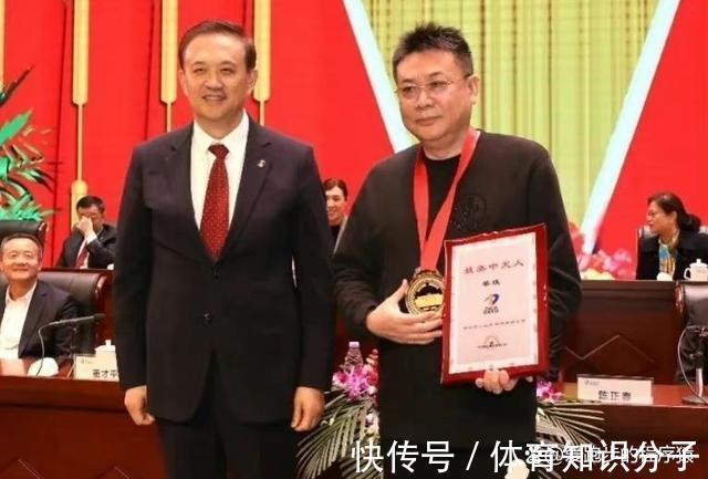 中天钢铁|蔡斌被看重,又是送画又是发证书,与江苏女排相互成就