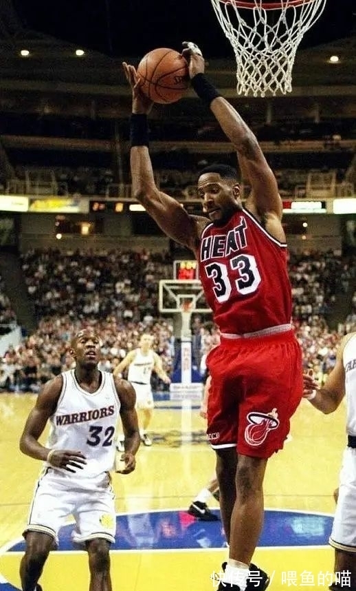 ambush 谁说中锋鞋不火?这双中锋鞋火到离谱!保罗也爱穿