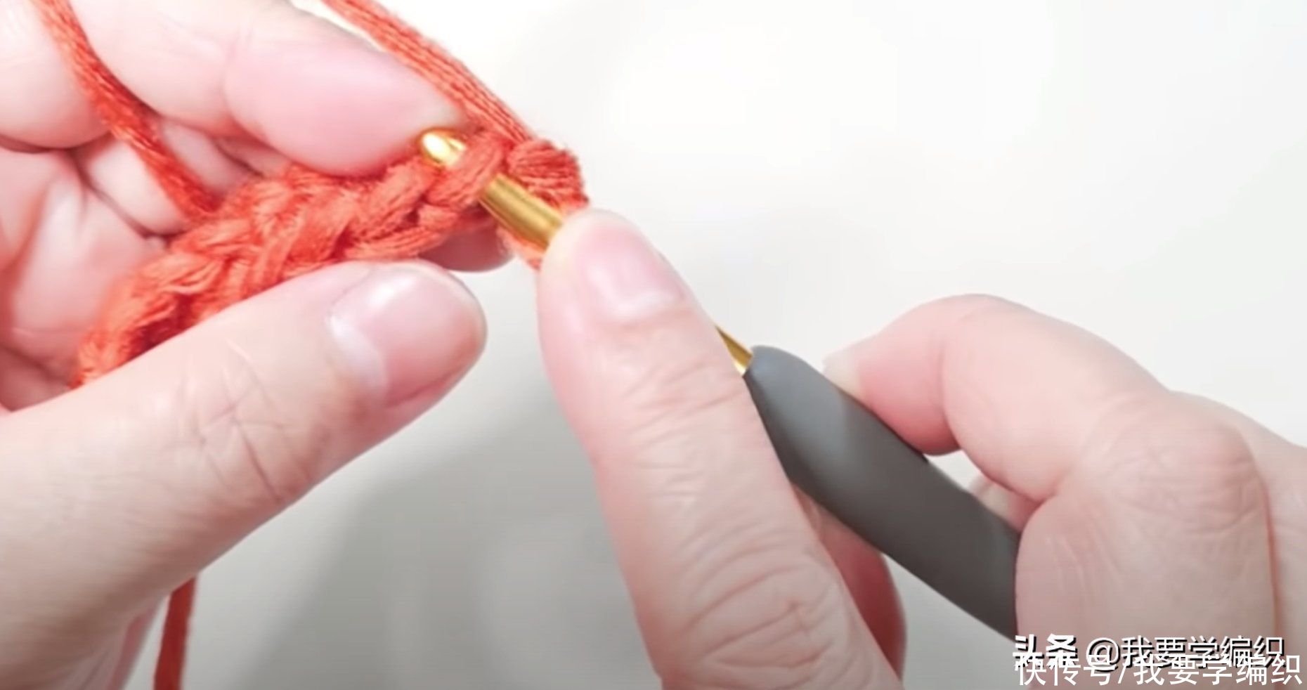 冬天来一款这样的暖帽,护耳辫子帽编织教程,重返你的少女时代