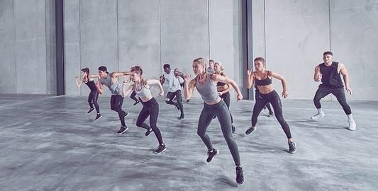 小姐姐|胖子逆袭成“越南第一健身少女”,沙漏般腰臀,科学减脂真的重要