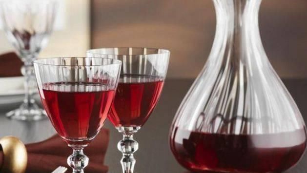 皱纹|女性过了45岁,多吃4种食物,淡化皱纹,改善气血,更显年轻