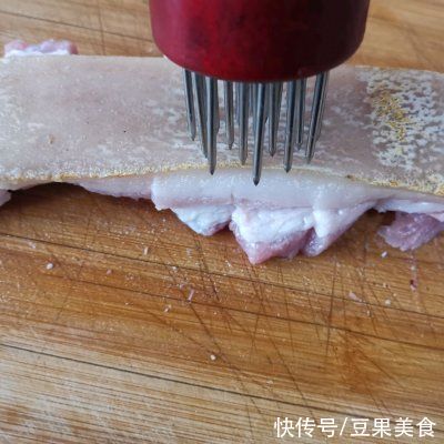 汤匙|告诉你3个诀窍，在家也能做出脆皮五花肉
