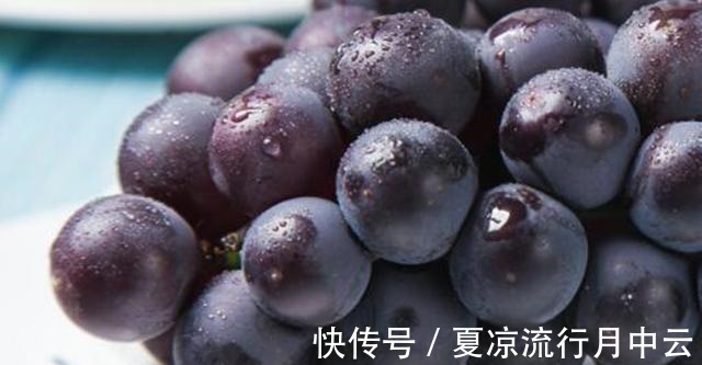 葡萄果肉|葡萄用盐和面粉洗，等于吃垃圾，学会这一招，干净又卫生污渍全无！