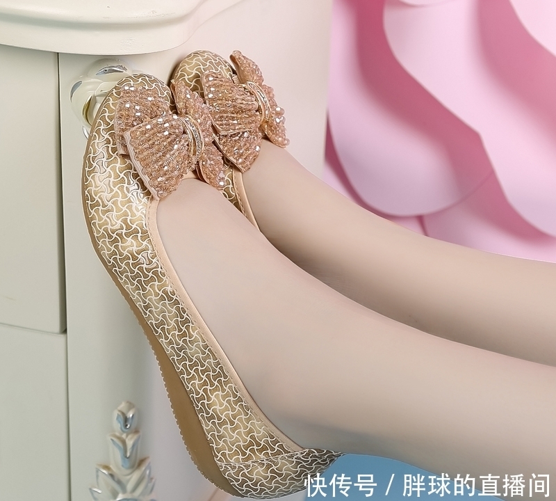 天啊,小姨太真会挑,这些女鞋美极了,尽情地释放你的双脚吧