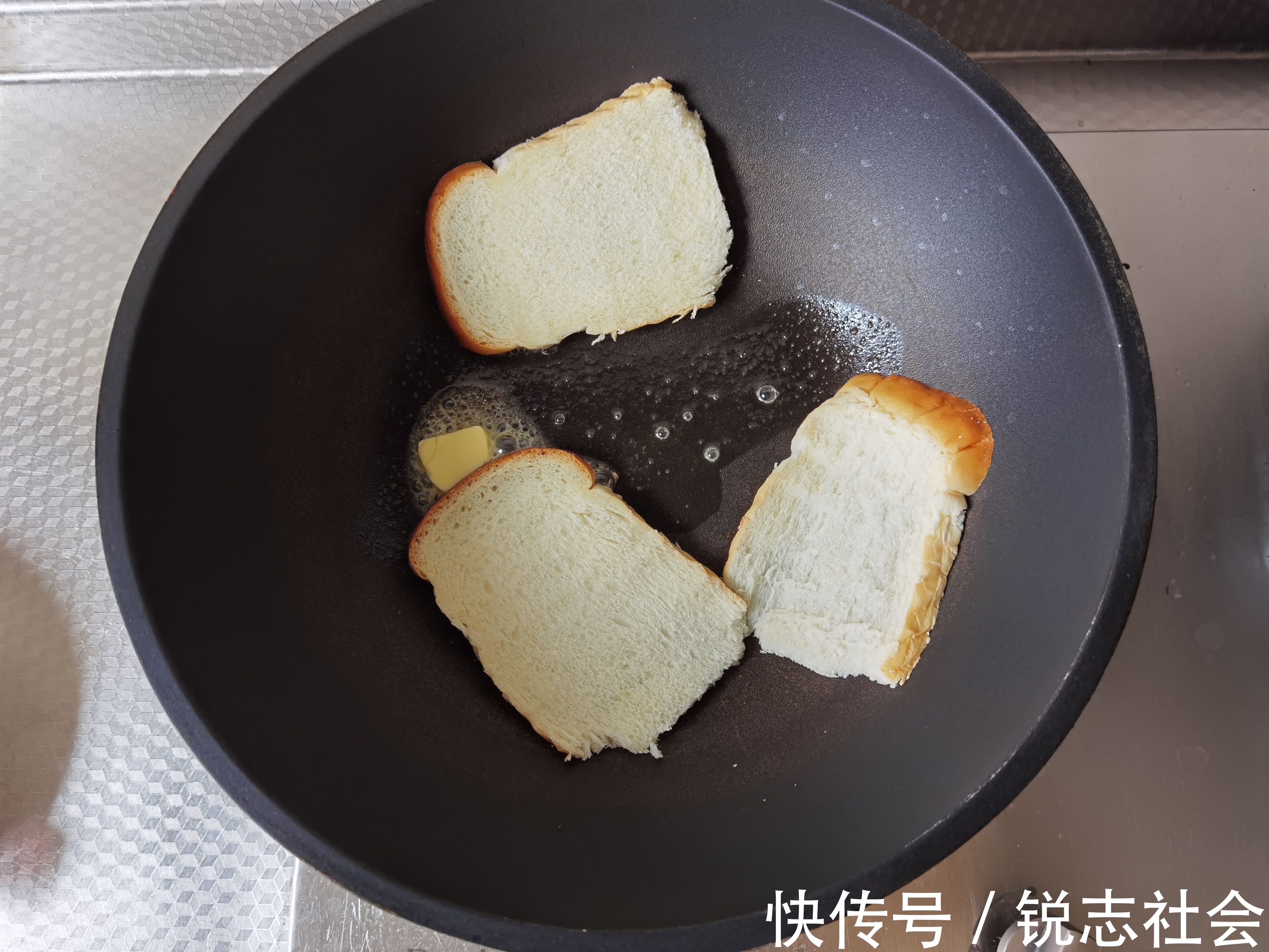 好吃|吐司培根黄瓜沙拉,好吃美味,营养健康