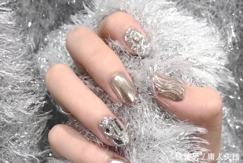 还在做新年美甲?温柔春季美甲上映,每款都仙气十足,美腻