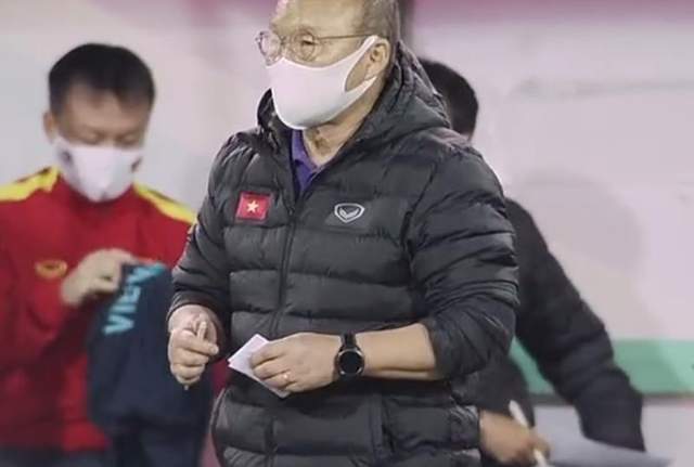 朴恒绪|感谢李霄鹏!越南主帅朴恒绪击败国足后获得续约:此前7连败!