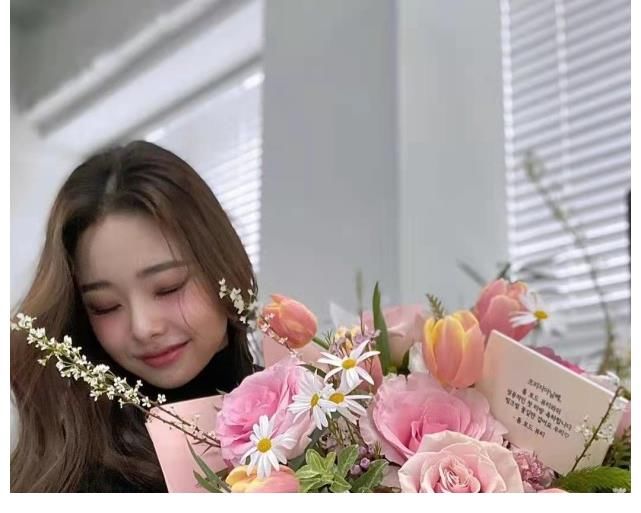 宋智雅陷入假货事件后,节目中牵手的男嘉宾被发现已取关女方,这速度太快了