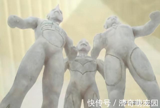 奥特曼|谜题已经解开了，另外的两个石像也是迪迦奥特曼