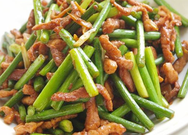 夏至|孩子抵抗力差早晚上学吹风易咳嗽,多吃小炒菜,长高益智预防生病