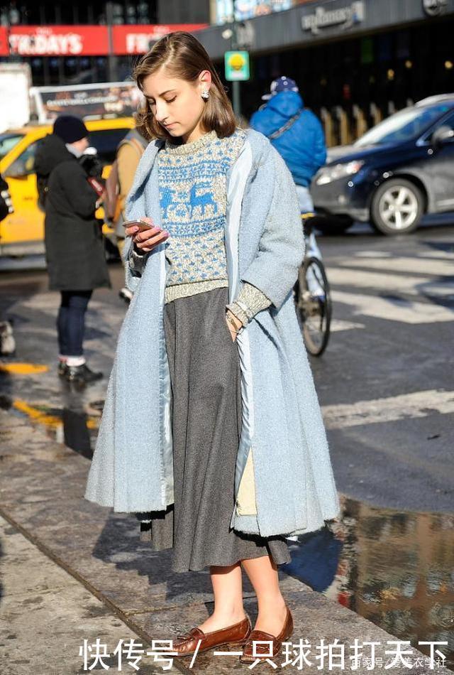 平庸|冬天不想穿得太沉闷,就要有温暖的颜色,要想不平庸全靠它