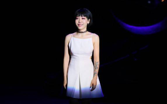 一手 论如何将一手好牌打得稀烂?吴莫愁:这事我最有发言权